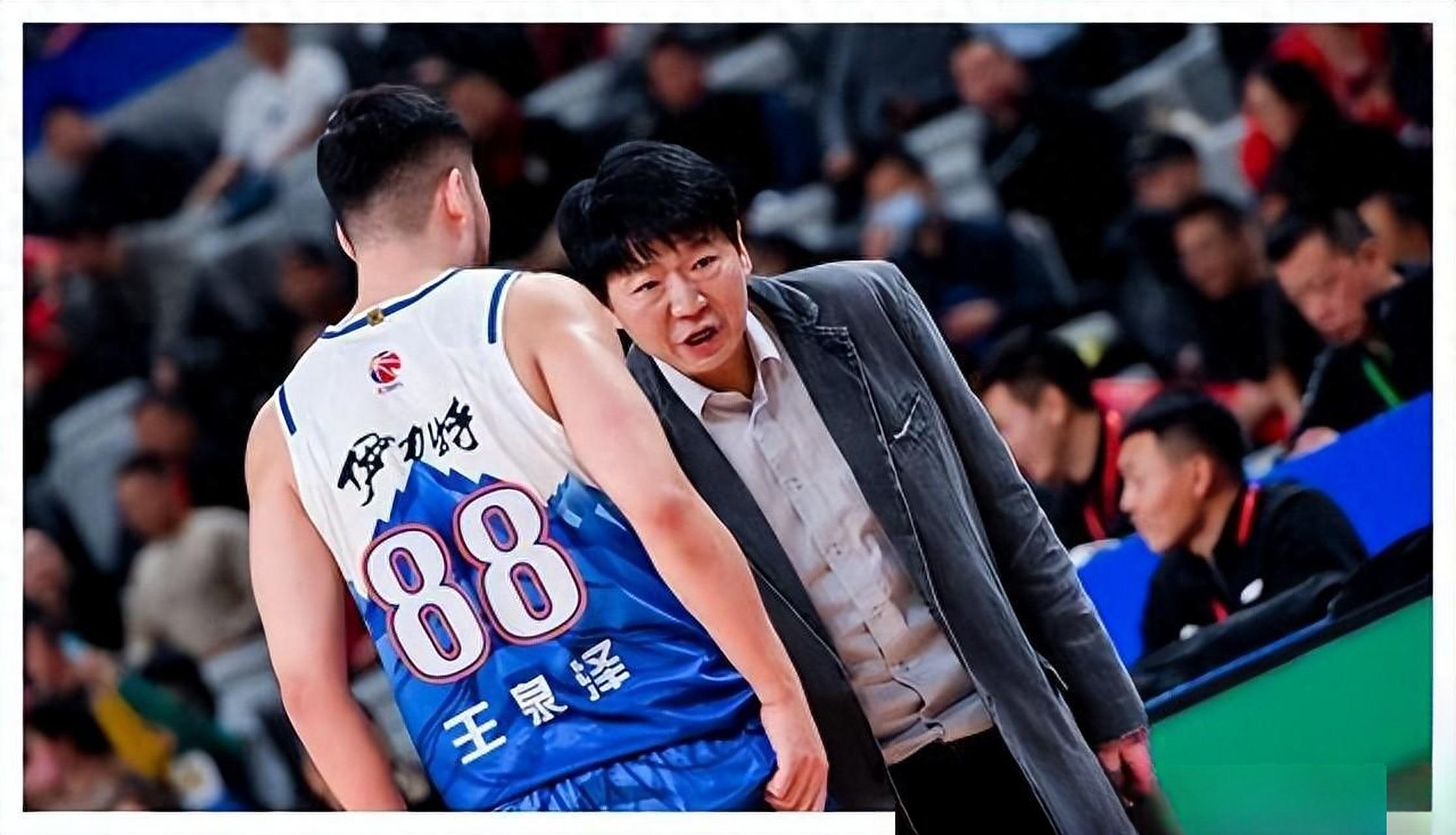 皖江雄鲨队险胜东海山猫队，UFC邀请赛上演关键失误成转折！外援联手发威-开云体育APP下载